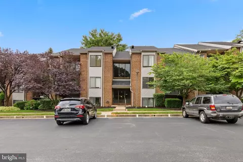 3 Mullingar Ct #202, Lutherville Timonium, MD 21093
