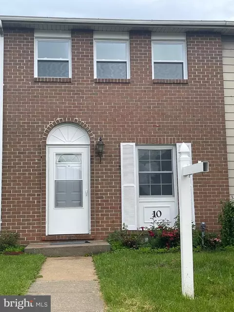 10 King Charles Cir #10, Rosedale, MD 21237