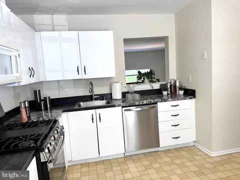 7252 Brookfalls Ter, Baltimore, MD 21209 photo 7