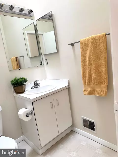 7252 Brookfalls Ter, Baltimore, MD 21209 photo 18