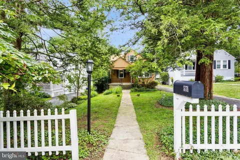 571 Woodbine Ave, Towson, MD 21204