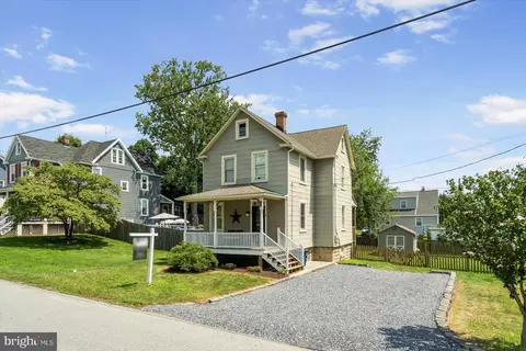 19 Delrey Ave, Catonsville, MD 21228