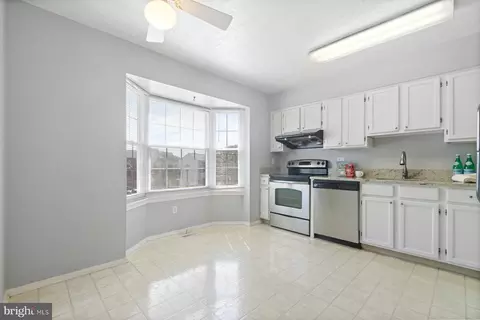 18 Perryoak, Nottingham, MD 21236 photo 5