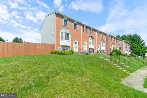 18 Perryoak, Nottingham, MD 21236 photo 2