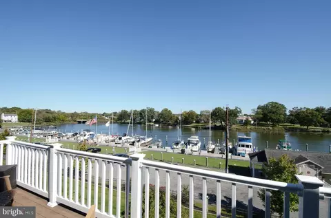 238 Marina View Ct, Essex, MD 21221