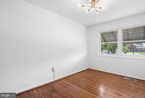 4430 Annapolis Rd, Halethorpe, MD 21227 photo 17