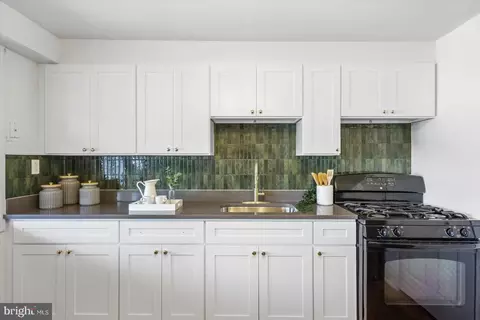 4430 Annapolis Rd, Halethorpe, MD 21227 photo 2