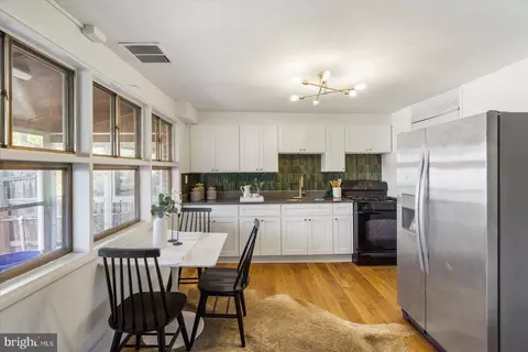 4430 Annapolis Rd, Halethorpe, MD 21227 photo 8