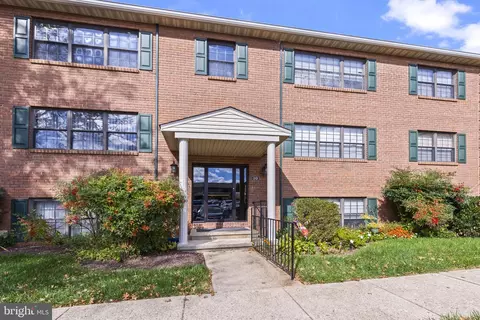 10 Choate Ct #10E, Towson, MD 21204