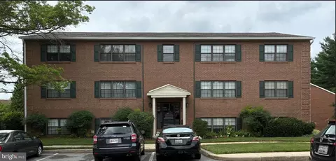 10 Choate Ct #10E, Towson, MD 21204