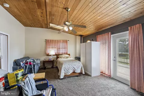 Bedroom - 2518 S Snyder Ave, Sparrows Point, MD 21219 photo 2 of 5