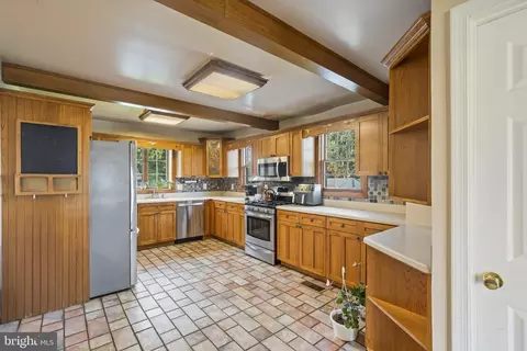 Kitchen - 2518 S Snyder Ave, Sparrows Point, MD 21219 photo 1 of 2