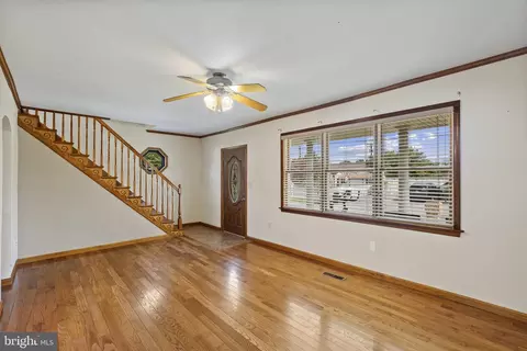 Living - 2518 S Snyder Ave, Sparrows Point, MD 21219 photo 1 of 1