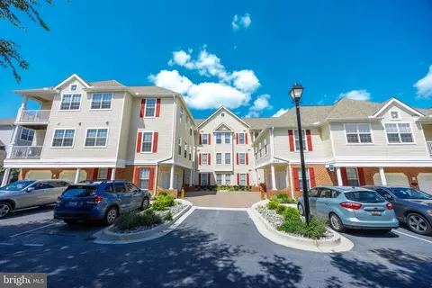 5002 Hollington Dr #303, Owings Mills, MD 21117