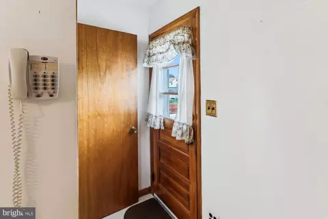 301 2nd Ave, Lansdowne, MD 21227 photo 31