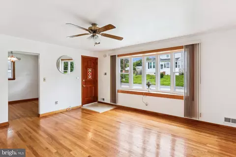 301 2nd Ave, Lansdowne, MD 21227 photo 12