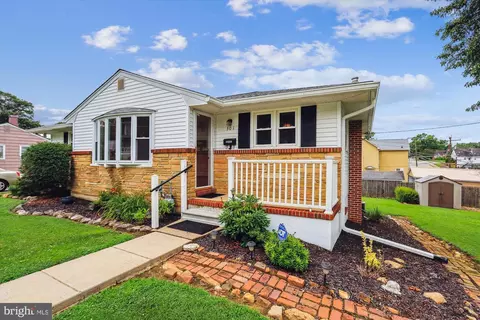 301 2nd Ave, Lansdowne, MD 21227 photo 2