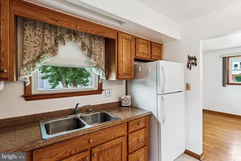 301 2nd Ave, Lansdowne, MD 21227 photo 20