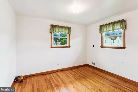 301 2nd Ave, Lansdowne, MD 21227 photo 25