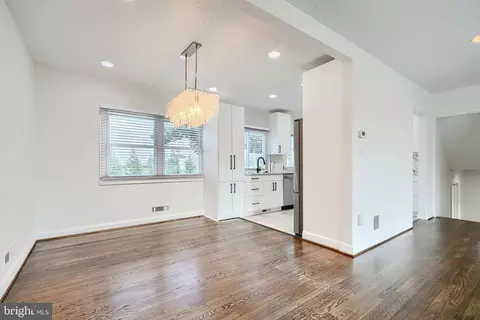 6807 Chippewa Dr, Baltimore, MD 21209 photo 10
