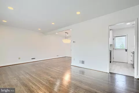 6807 Chippewa Dr, Baltimore, MD 21209 photo 11