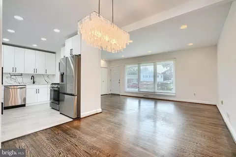 6807 Chippewa Dr, Baltimore, MD 21209 photo 7