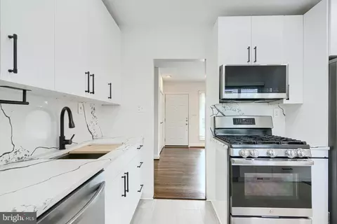 6807 Chippewa Dr, Baltimore, MD 21209 photo 5