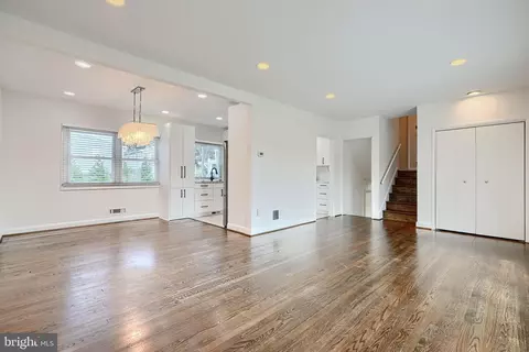 6807 Chippewa Dr, Baltimore, MD 21209 photo 8