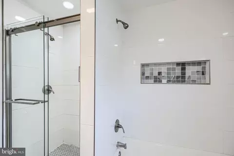 6807 Chippewa Dr, Baltimore, MD 21209 photo 14