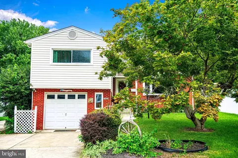 8402 Bayberry Rd, Parkville, MD 21234