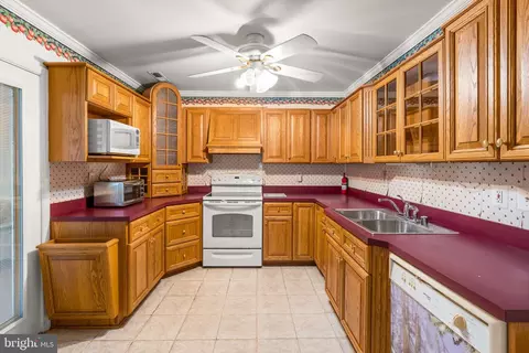 23 Holcumb Ct, Middle River, MD 21220 photo 12