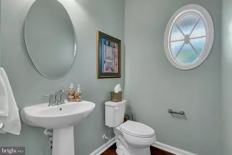 Entry Way - 10437 Windlass Run Rd, Baltimore, MD 21220 photo 2 of 9