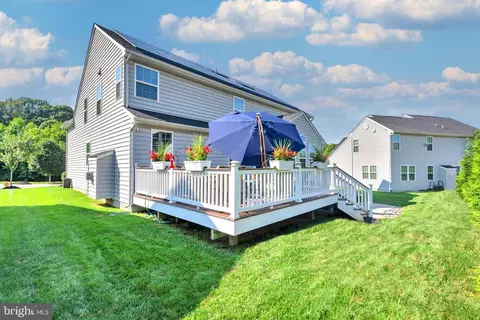 Exterior - 10437 Windlass Run Rd, Baltimore, MD 21220 photo 4 of 13