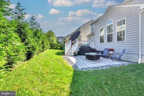 Exterior - 10437 Windlass Run Rd, Baltimore, MD 21220 photo 5 of 13