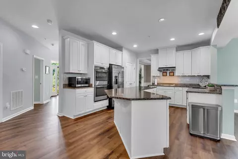 Kitchen - 10437 Windlass Run Rd, Baltimore, MD 21220 photo 3 of 6