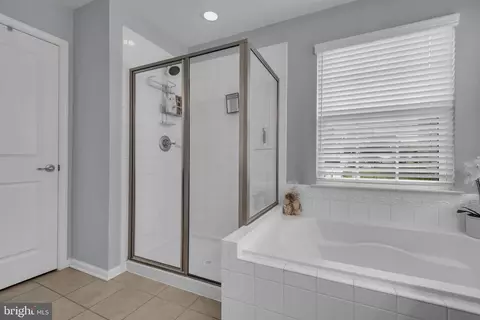 Entry Way - 10437 Windlass Run Rd, Baltimore, MD 21220 photo 5 of 9
