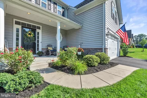 Exterior - 10437 Windlass Run Rd, Baltimore, MD 21220 photo 8 of 13