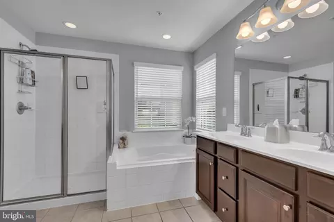 Bath - 10437 Windlass Run Rd, Baltimore, MD 21220 photo 1 of 2