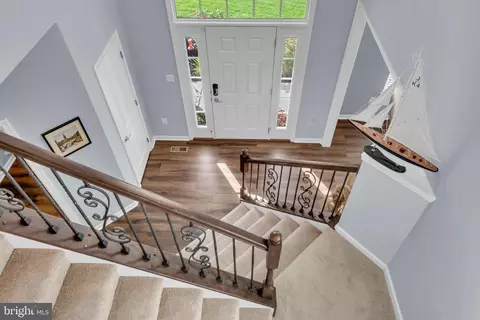 Entry Way - 10437 Windlass Run Rd, Baltimore, MD 21220 photo 4 of 9