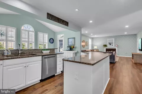 Kitchen - 10437 Windlass Run Rd, Baltimore, MD 21220 photo 4 of 6