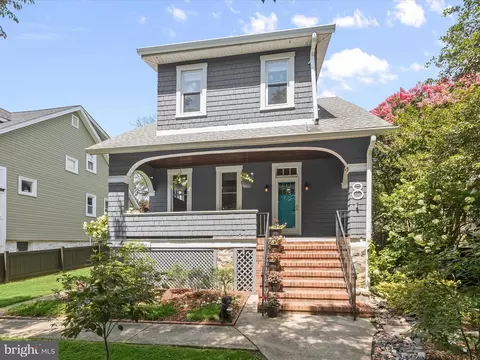8 Edmondson Ridge Rd, Catonsville, MD 21228
