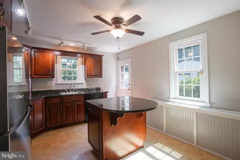 Kitchen - 616 Warwick Rd, Baltimore, MD 21229 photo 4 of 4