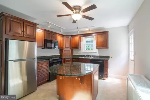 Kitchen - 616 Warwick Rd, Baltimore, MD 21229 photo 1 of 4