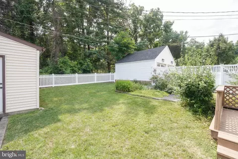 Exterior - 616 Warwick Rd, Baltimore, MD 21229 photo 5 of 7