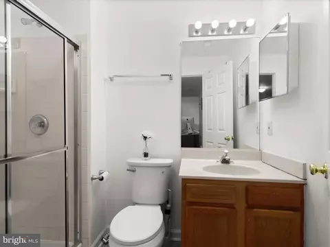 Bath - 1914 Meadowgate Ct, Windsor Mill, MD 21244 photo 5 of 5