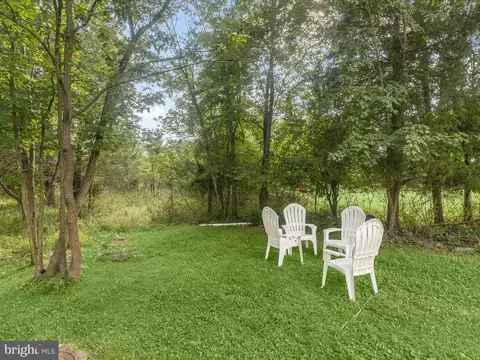 Exterior - 1914 Meadowgate Ct, Windsor Mill, MD 21244 photo 2 of 2