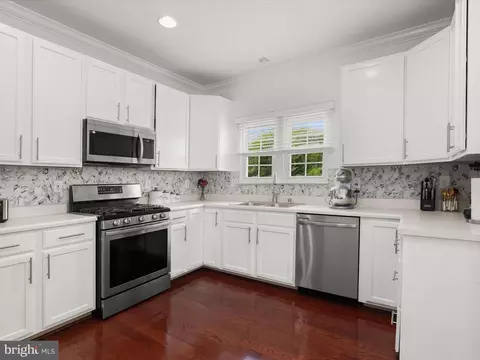 Kitchen - 1914 Meadowgate Ct, Windsor Mill, MD 21244 photo 4 of 5