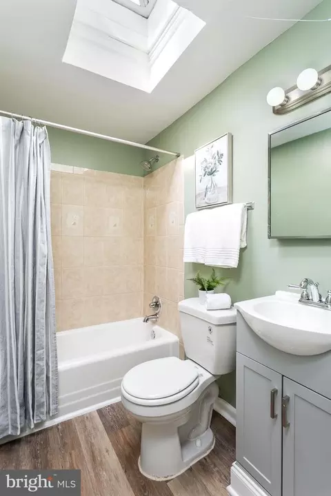 Bath - 3067 Freeway, Halethorpe, MD 21227 photo 2 of 2