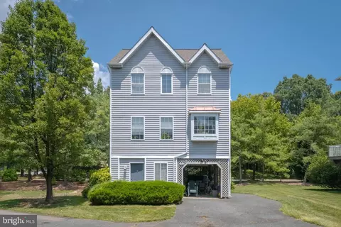 104 Sawgrass Ct, Middle River, MD 21220
