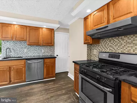 Kitchen - 19 Flagship Rd, Dundalk, MD 21222 photo 3 of 3